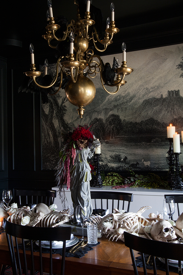 Elegant Halloween Tablescapes