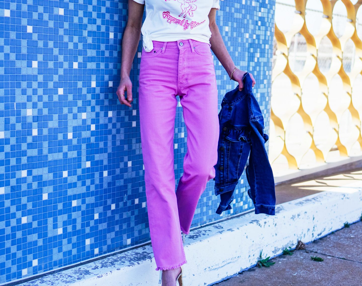 That 70's Outfit: Pink Denim + Graphic Tee - The Dandy Liar