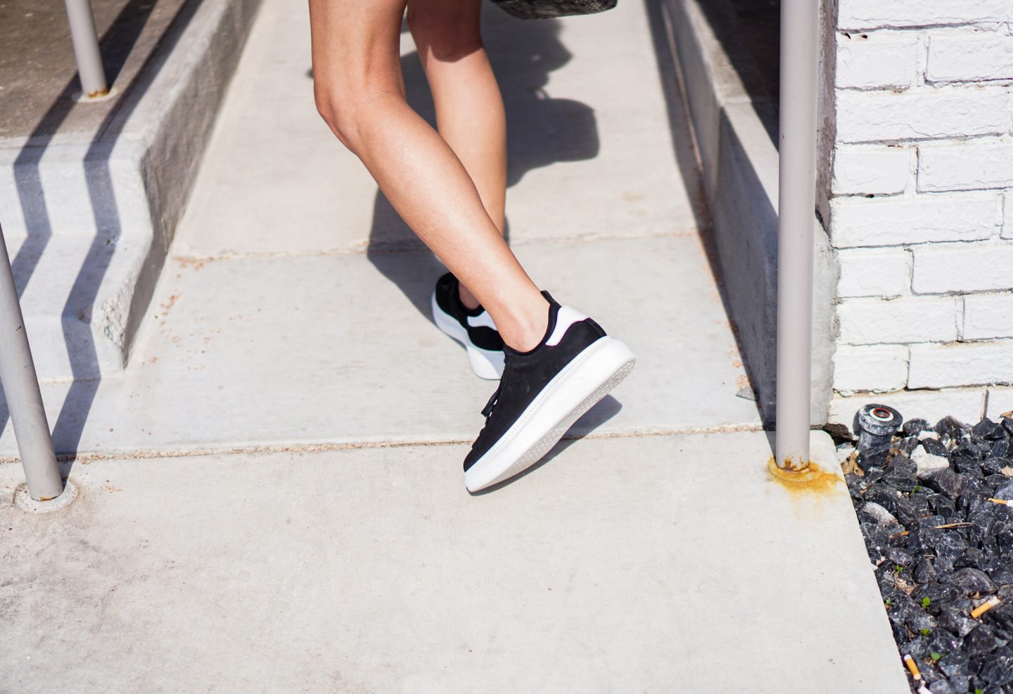 Talking birth years and sneakers over on thedandyliar.com. I found this 1985 t-shirt that was made for me, and paired it with my new pair of leather black sneakers and some cutoffs for the perfect casual summer outfit. 