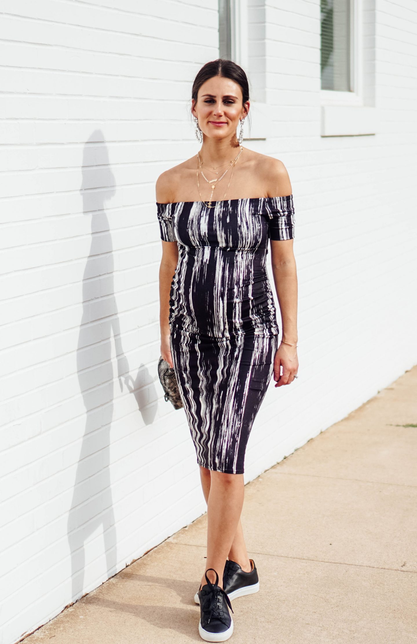 I'm sharing this super-flattering fitted maternity dress on TheDandyLiar.com, along with 32 things about me in honor of my 32nd birthday! Don't miss the $700 Nordstrom giveaway at the end!