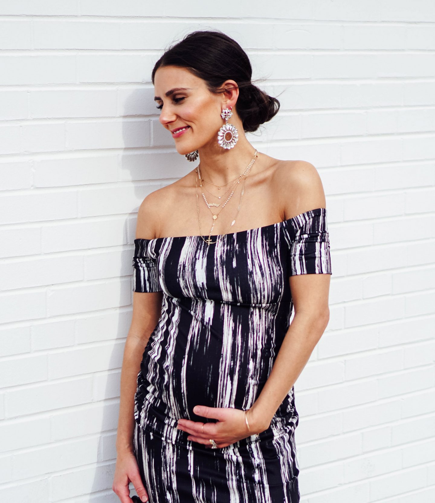 I'm sharing this super-flattering fitted maternity dress on TheDandyLiar.com, along with 32 things about me in honor of my 32nd birthday! Don't miss the $700 Nordstrom giveaway at the end!