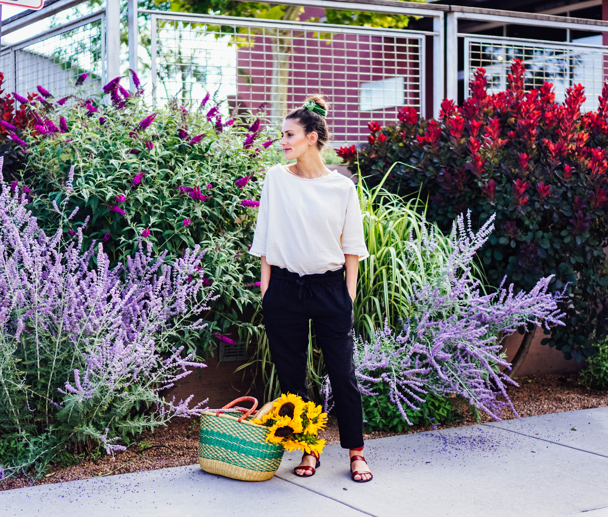 I'm exploring the Santa Fe Farmer's Market and the famous Cathedral Basilica of St. Francis of Assisi in some of my favorite maternity pieces from hatch collection over on The Dandy Liar, including this comfortable black jumper, and these extra forgiving paperbag waist pants and linen top.