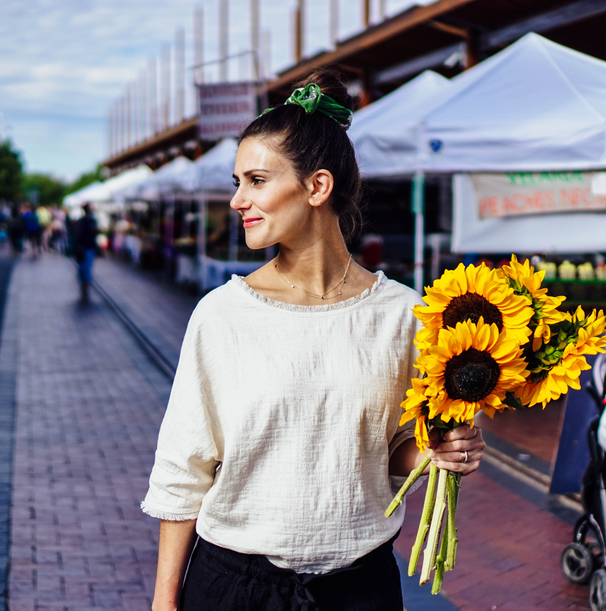 I'm exploring the Santa Fe Farmer's Market and the famous Cathedral Basilica of St. Francis of Assisi in some of my favorite maternity pieces from hatch collection over on The Dandy Liar, including this comfortable black jumper, and these extra forgiving paperbag waist pants and linen top.