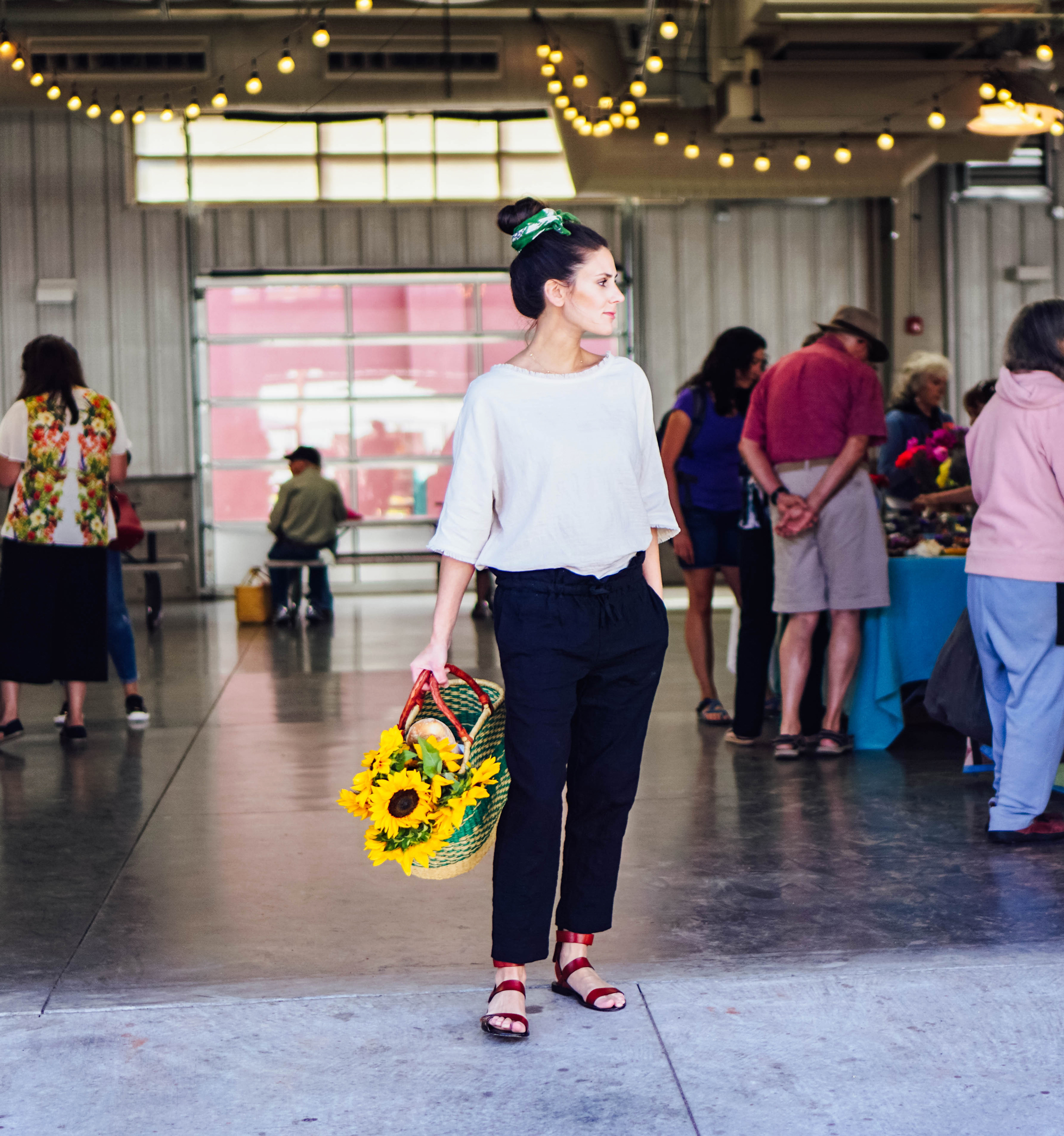 I'm exploring the Santa Fe Farmer's Market and the famous Cathedral Basilica of St. Francis of Assisi in some of my favorite maternity pieces from hatch collection over on The Dandy Liar, including this comfortable black jumper, and these extra forgiving paperbag waist pants and linen top.