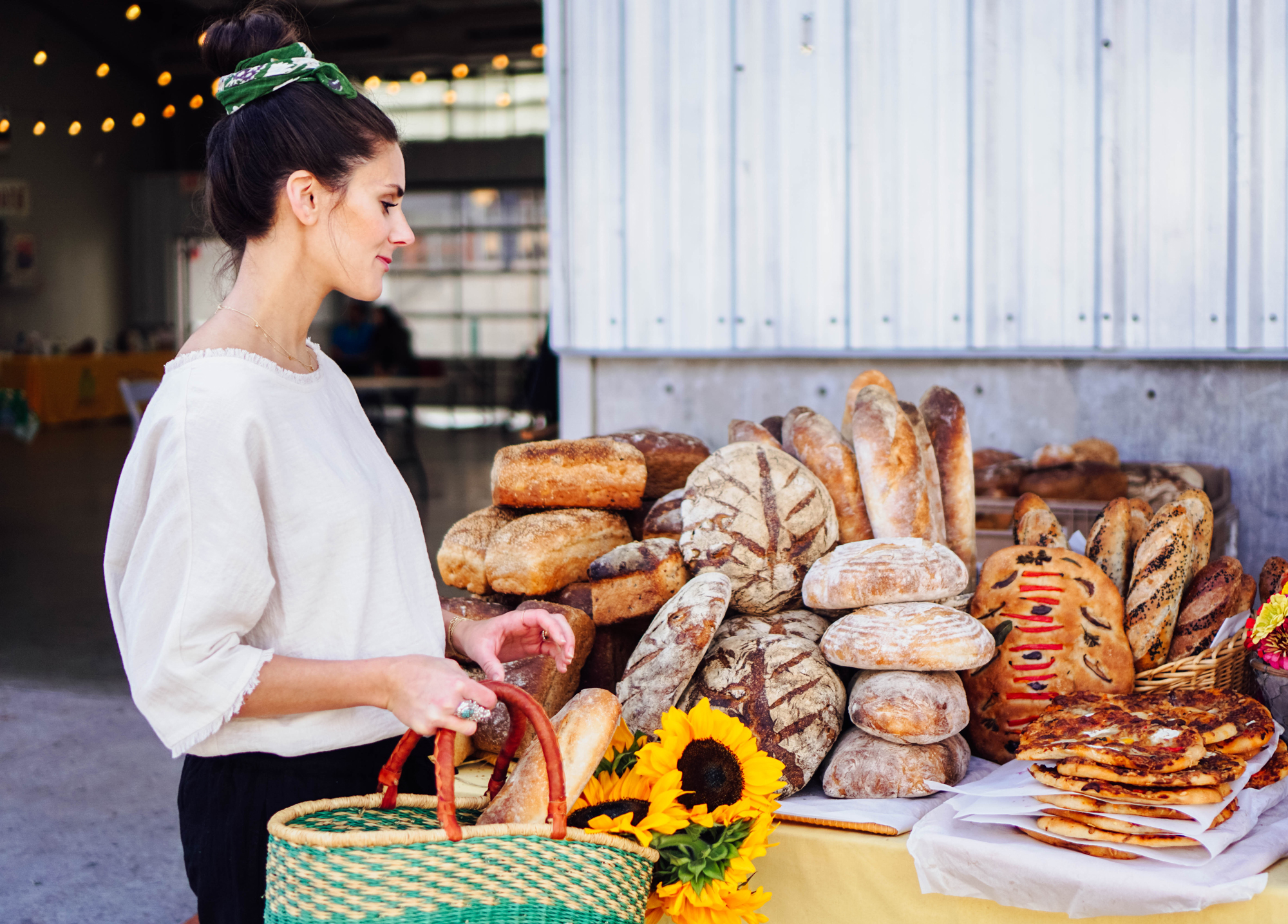 I'm exploring the Santa Fe Farmer's Market and the famous Cathedral Basilica of St. Francis of Assisi in some of my favorite maternity pieces from hatch collection over on The Dandy Liar, including this comfortable black jumper, and these extra forgiving paperbag waist pants and linen top.